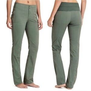 Athleta Trekkie Straight Leg Hiking Outdoor Pants Women’s size 6